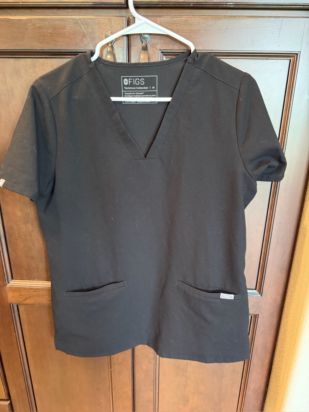 FiGS scrub top black M